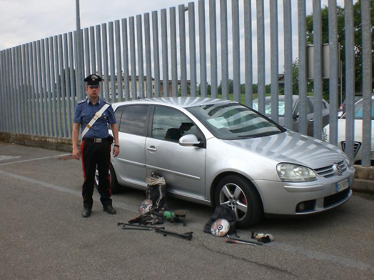 Sequestrati arnesi da scasso, denunciati quattro nomadi