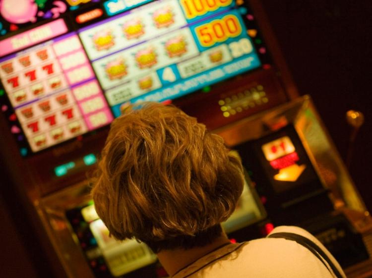 Al Tar il ricorso anti slot, udienza rinviata al 22 settembre