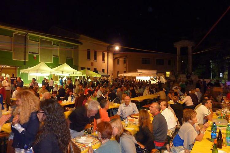 A Casalmorano... "Tutti Giù Per Strada"