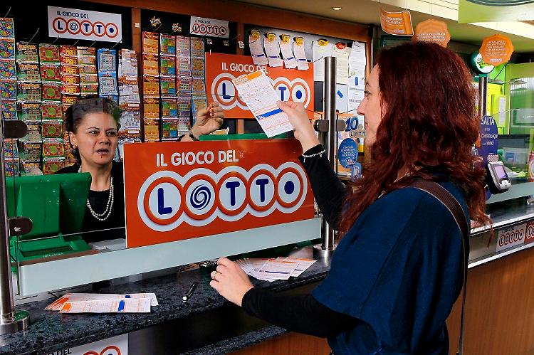 Gioco del Lotto, con tre euro centra una vincita da 62mila