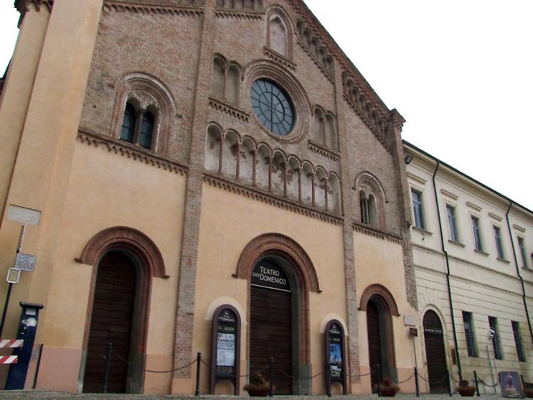 Commedia: Tu croci male, sei alfabeta