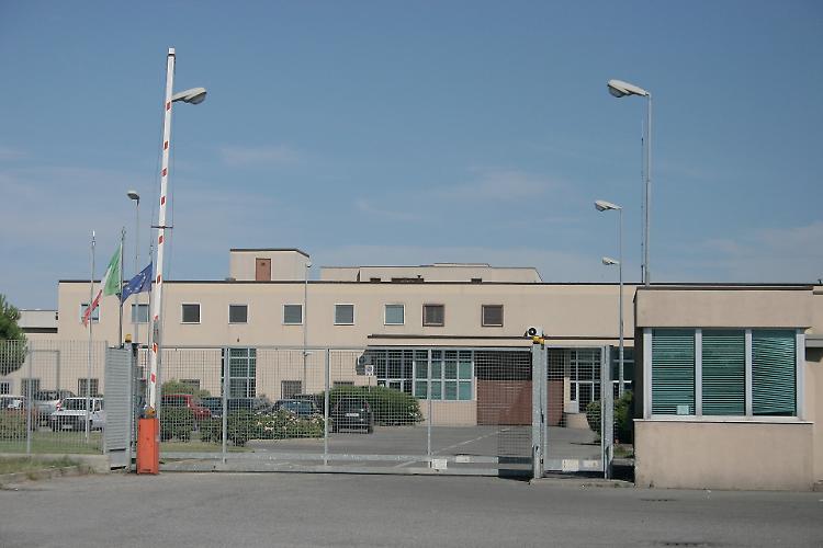 Evade due volte dai domiciliari, 21enne finisce in carcere