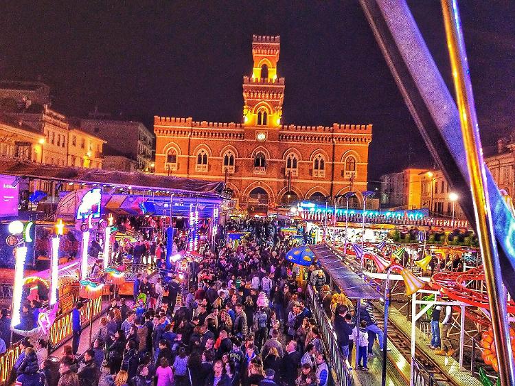 San Carlo. Fiera al debutto fra giostre, arte e sapori