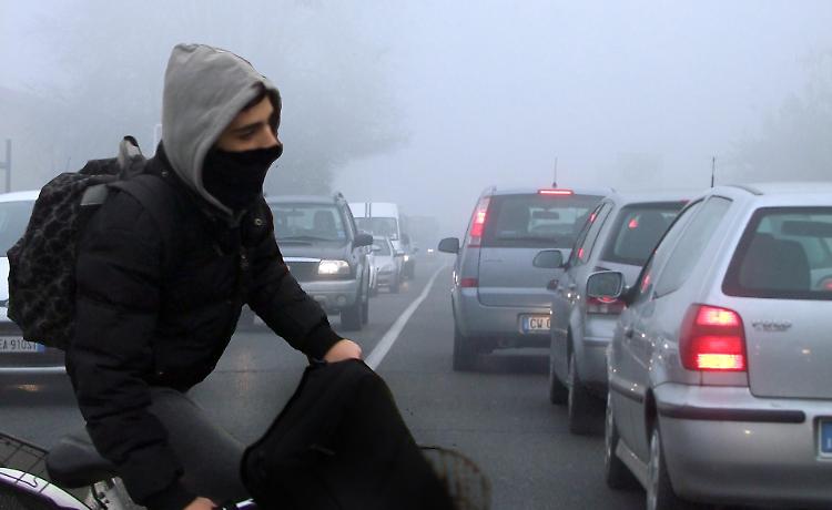Quasi 20 giorni in balia dello smog, si spera nella pioggia