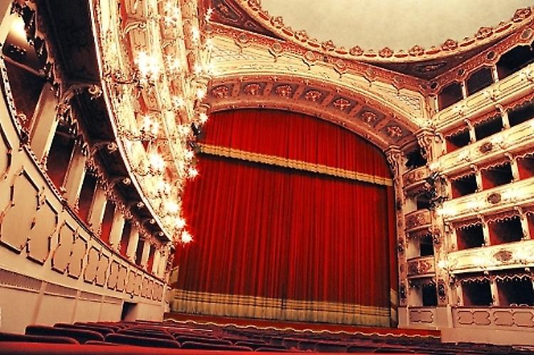 Nuova selezione di figuranti: ragazzi dai 18 ai 30 anni cercasi al teatro Ponchielli giovedì 3 marzo