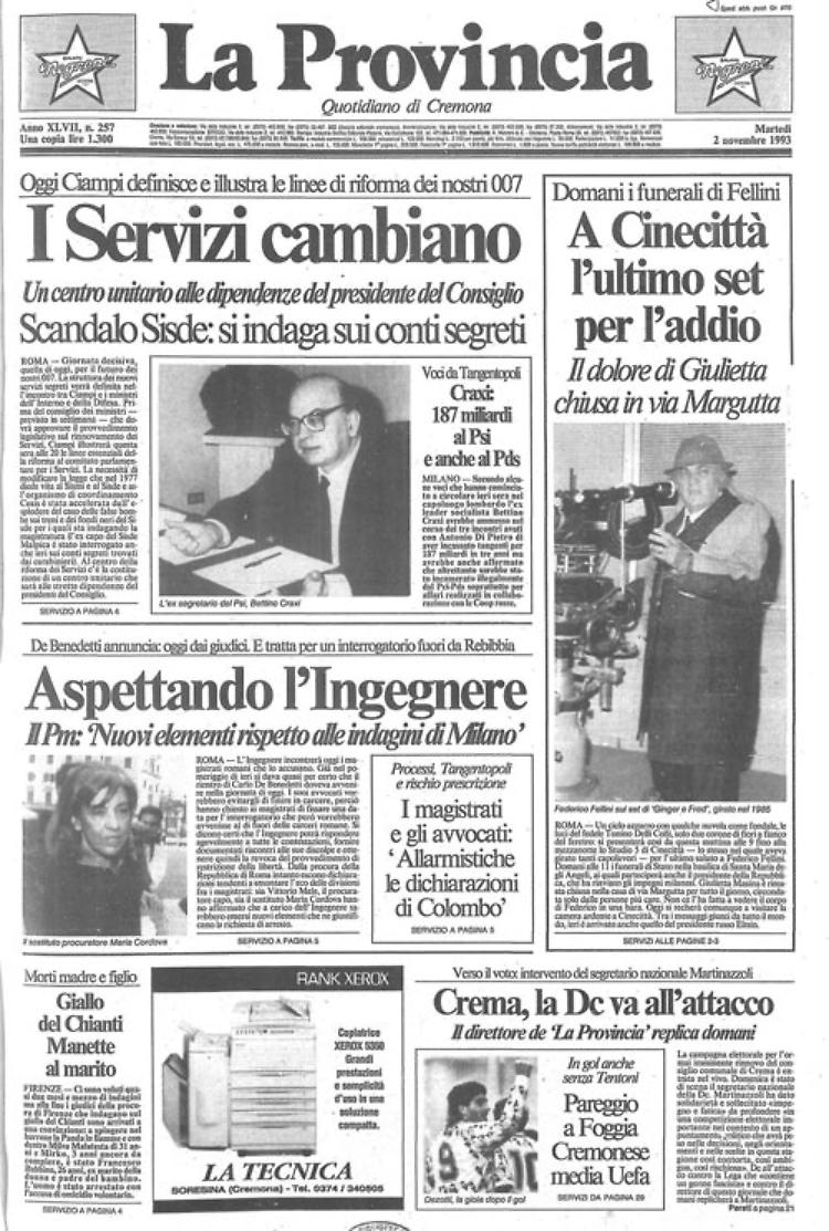 L'ultimo set per Federico Fellini è a Cinecittà, allestita la camera ardente con un fondale di scena