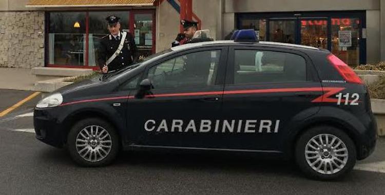 Orzinuovi, commerciante rapinato in pieno centro