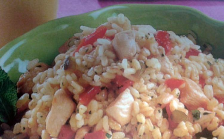 LA RICETTARiso e grano in insalata con pollo e peperoni