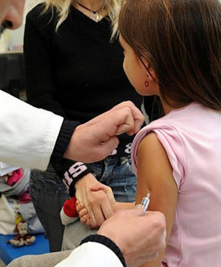 Caos vaccini. Non è tempo di rinvii e deroghe