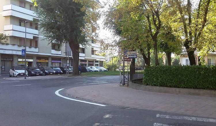 Fermate dei bus: &laquo;Mancano pensiline e segnaletica&raquo;