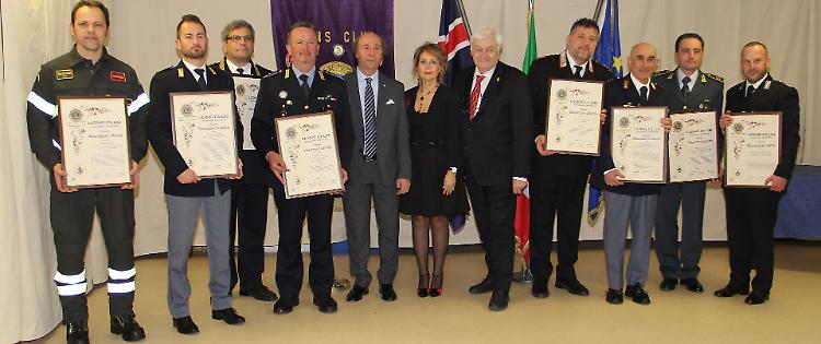 Porta droga al figlio in cella, una gente capisce tutto: arrestato