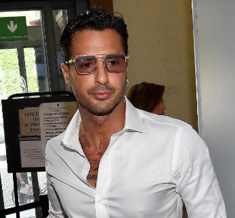  Corona torna in carcere per violazioni