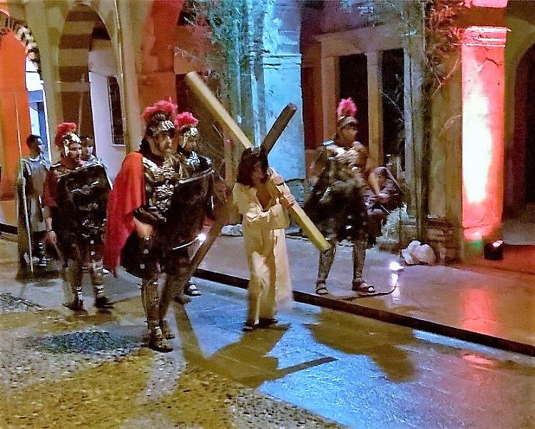 Torna la Via Crucis vivente, sindaco Giuda e regista