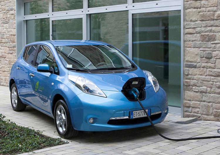 Auto: boom elettriche, immatricolazioni +109% in 8 mesi