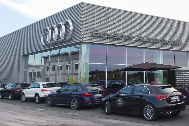 Assalto con spaccata alla concessionaria Bossoni