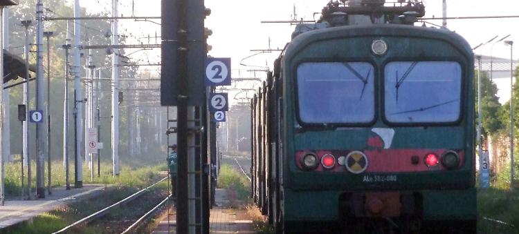 Treni nel caos, maxi ritardi e pesanti disagi