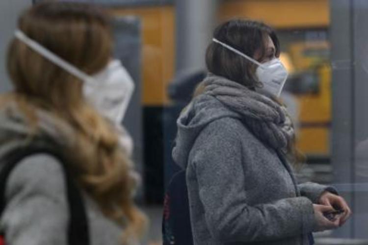 Cdm proroga Dpcm al 15 ottobre, obbligo mascherine all'aperto