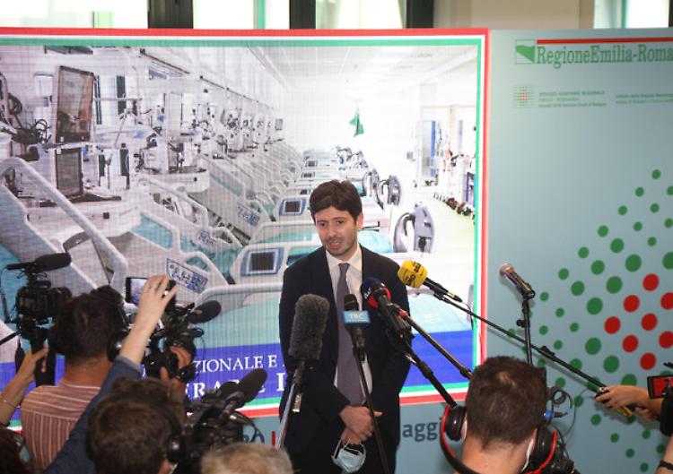 Speranza: 'Il virus circola ma prevalgono i casi asintomatici'