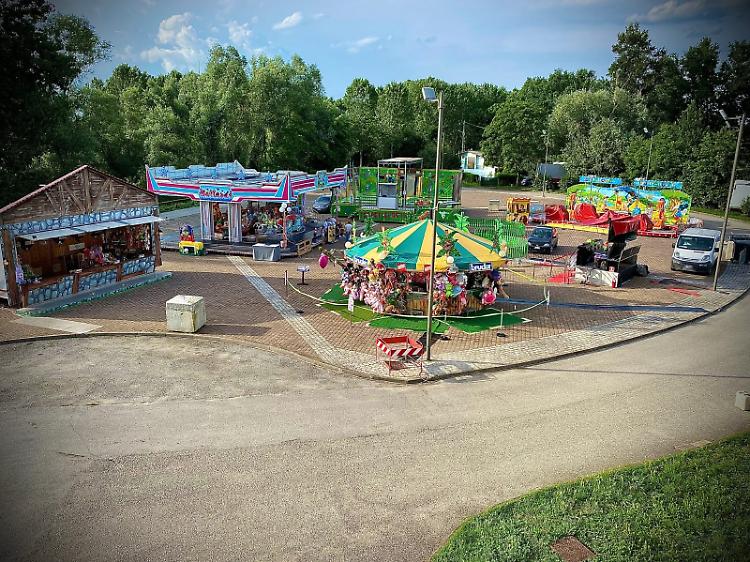 A Gerre luna park sul fiume Po