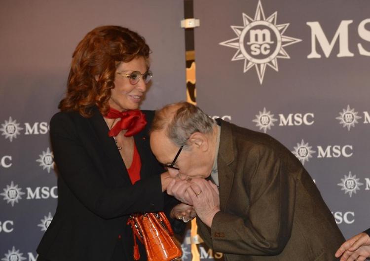 Ennio Morricone, addio maestro: la musica è cinema