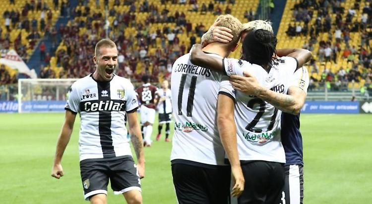 Calcio: un positivo nel Parma, squadra in isolamento