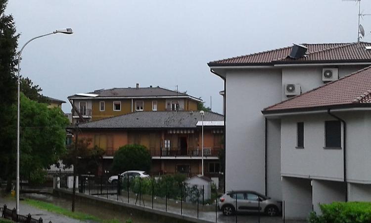 Cremasco investito da una bomba d'acqua, tromba d'aria a Spino