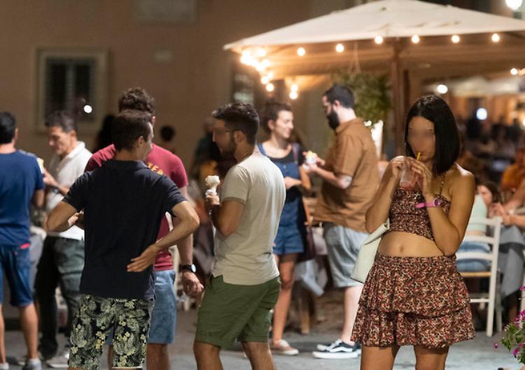 Contagi in aumento, 463 in un giorno. Due le vittime, minimo storico dal 21 febbraio