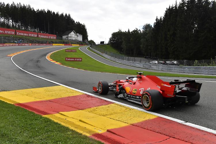F1, Belgio: pole per Hamilton, disastro Ferrari 