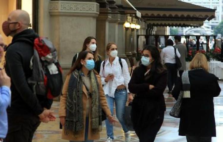 Covid: 2.844 nuovi casi in Italia, mai così da aprile