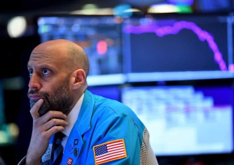 Il Covid spaventa le Borse: ,ale Wall Street, Milano-4%