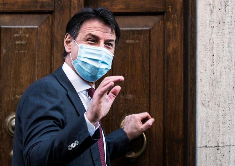 Voto su Rousseau a breve. Conte: 'Se iscritto, voterei sì'