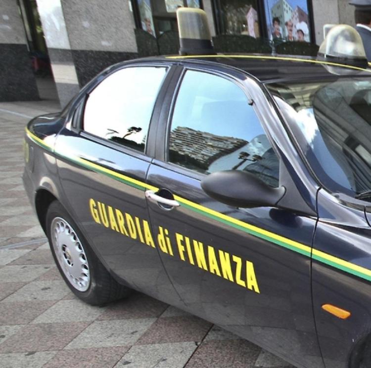Pdf pirata su Telegram: sequestrati 10 siti, chiusi 329 canali