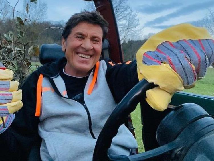Notte tranquilla per Gianni Morandi dopo incidente domestico