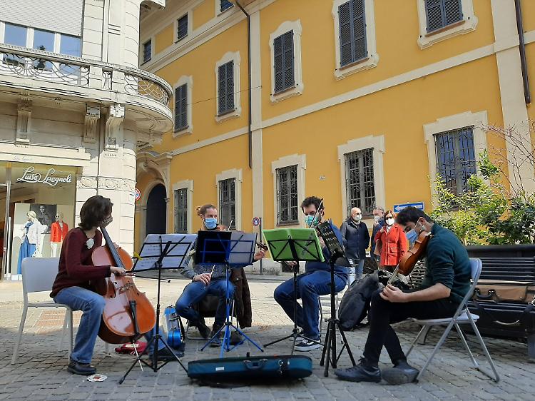 In centro la musica dei Los Ibericos