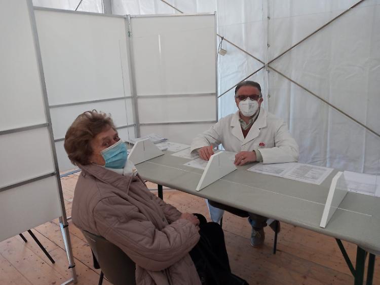 Nuovo Robbiani, prime vaccinazioni all'hub di Soresina