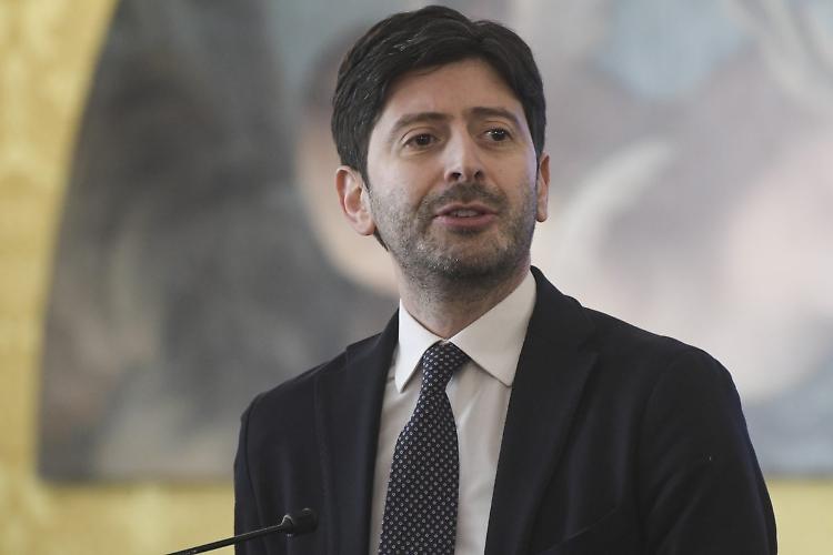 Vaccino, Speranza "Dati incoraggianti, scaricati 28 mln di Green Pass"