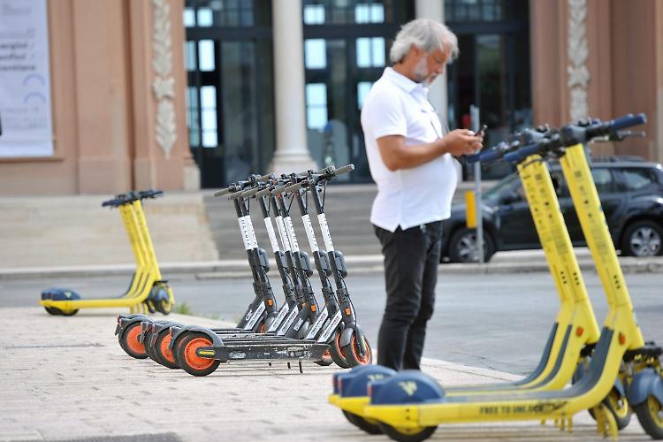 Monopattini,Assosharing "Obbligo casco non supportato da dati incidenti"