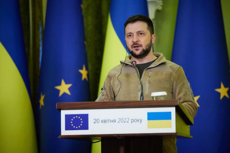 Zelensky alla Biennale Venezia "Supportate la nostra lotta con l'arte"