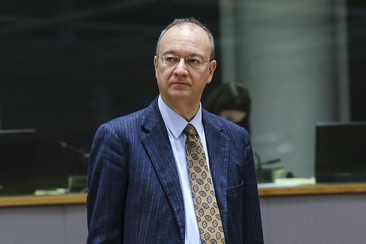 Scuola, Valditara "Guardare indietro per costruire un futuro solido"