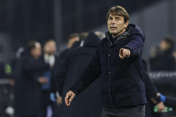 Conte "Roma cresciuta tanto. Mercato? Lavoro con quelli che ho"