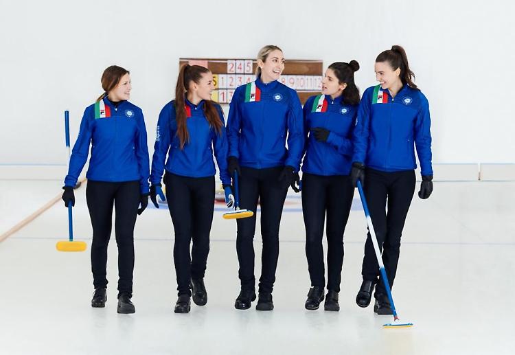 Milano-Cortina, Airbnb lancia un'esperienza con le Azzurre del curling