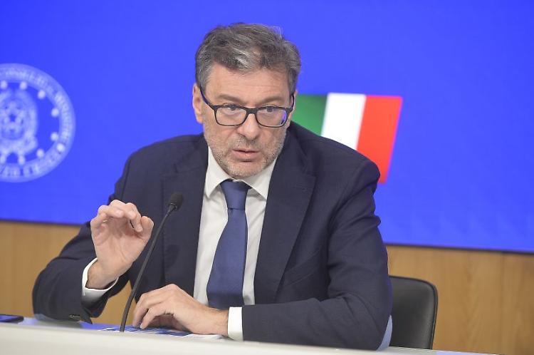 Giorgetti "Risparmi 2024 da utilizzare se serve in futuro"