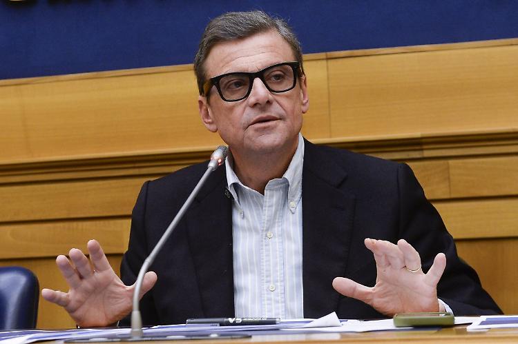 Calenda "Trump ha puntato coltello alla gola per indurre Kiev a tregua"