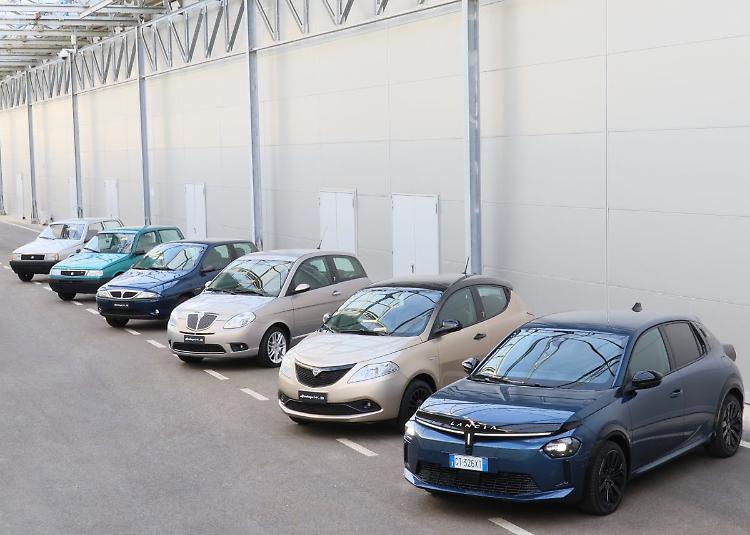 Lancia Ypsilon spegne 40 candeline