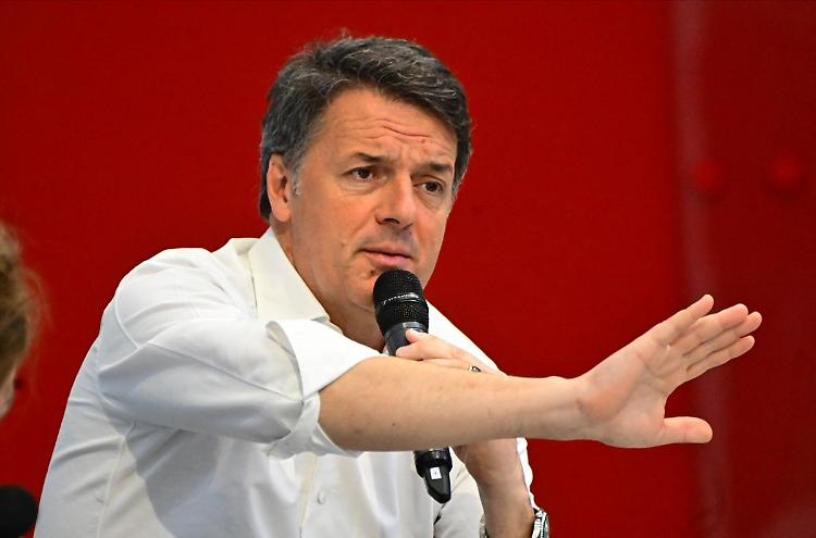 Ucraina, Renzi "Ue assente e se non sei al tavolo sei nel men&ugrave;"