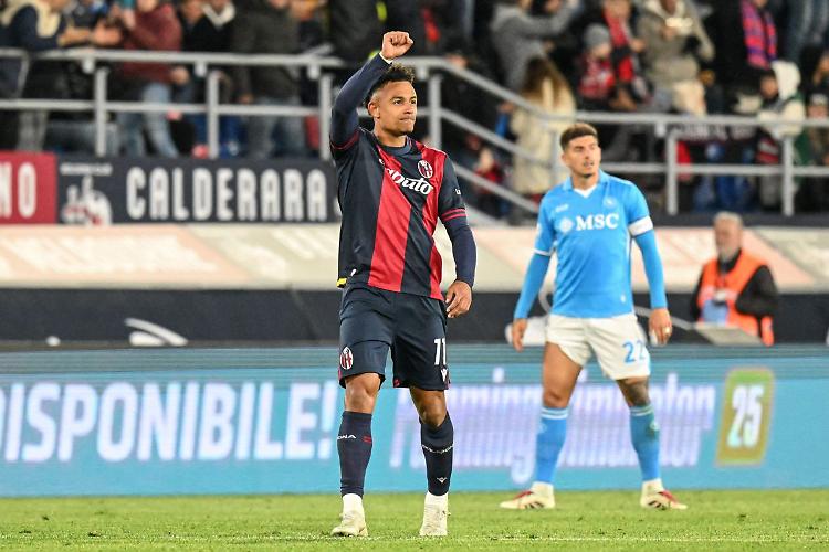 Il Napoli frena a Bologna e l'Inter resta in testa a +3