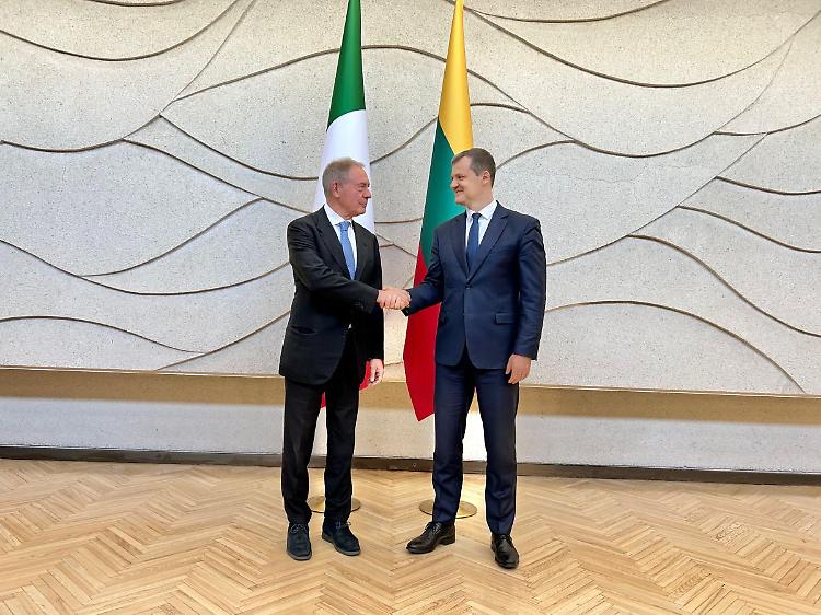Italia-Lituania, Urso "Intesa su riforme della politica industriale Ue"