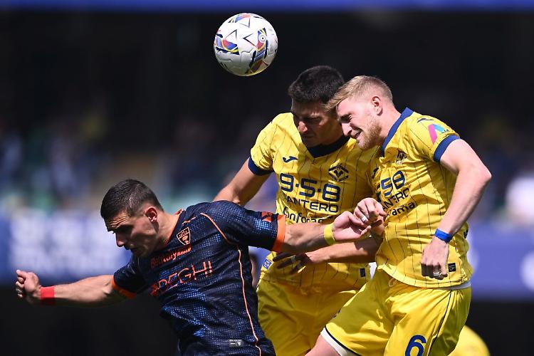 In parit&agrave; lo scontro salvezza tra Verona e Lecce
