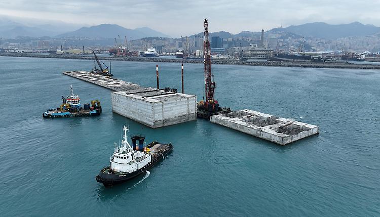 Consorzio PerGenova Breakwater, lavori diga proseguono su tutti i fronti