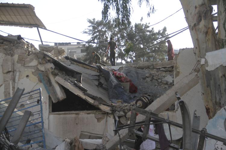 Nuovi raid israeliani nella Striscia di Gaza, 54 morti